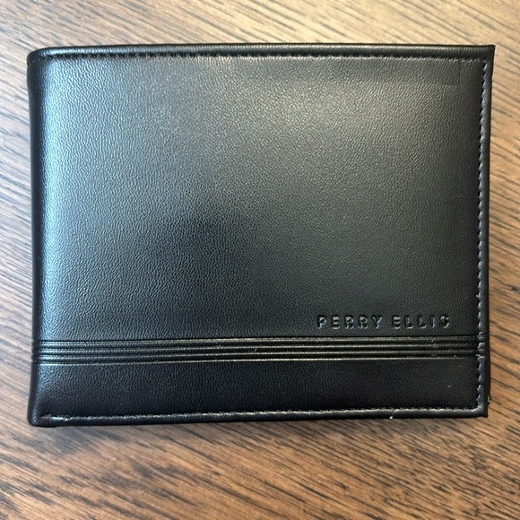 Perry Ellis wallet NWT - Picture 3 of 9